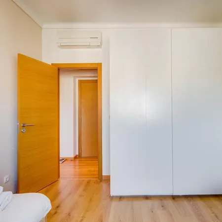 Guestready - Essence Living